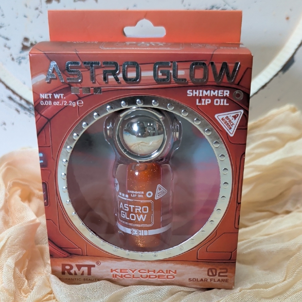 Romantic Beauty Cosmetics Lip Oil - Coral/Peach With Keychain Color: Solar Flare